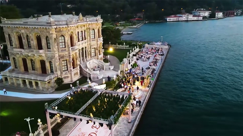 Küçüksu Kasrı Boğazda Düğün Süslemeleri | 2026 Şık Konseptler ve Fiyatlar