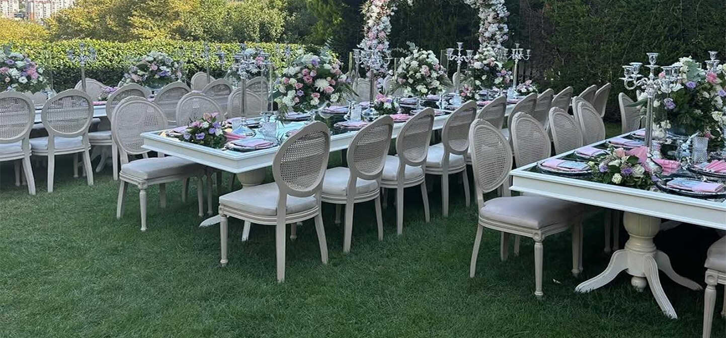 Bahçeşehir Düğün Organizasyonu için Masa Sandalye Kiralama Hizmeti Verdik